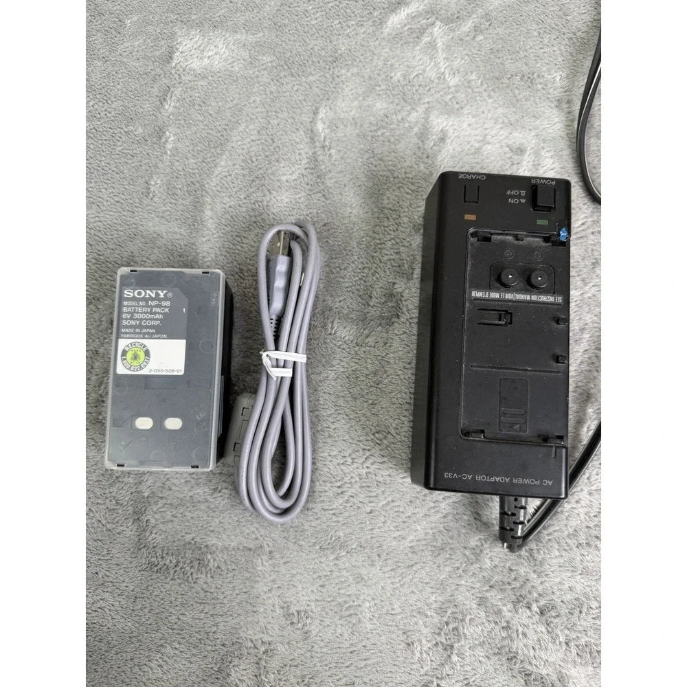 Sony CCD-TR5 Handycam Camcorder Lot As Is Untested